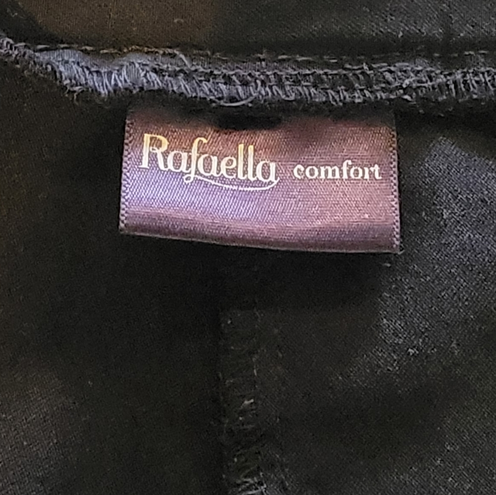 Rafaella Capris - Picture 4 of 4